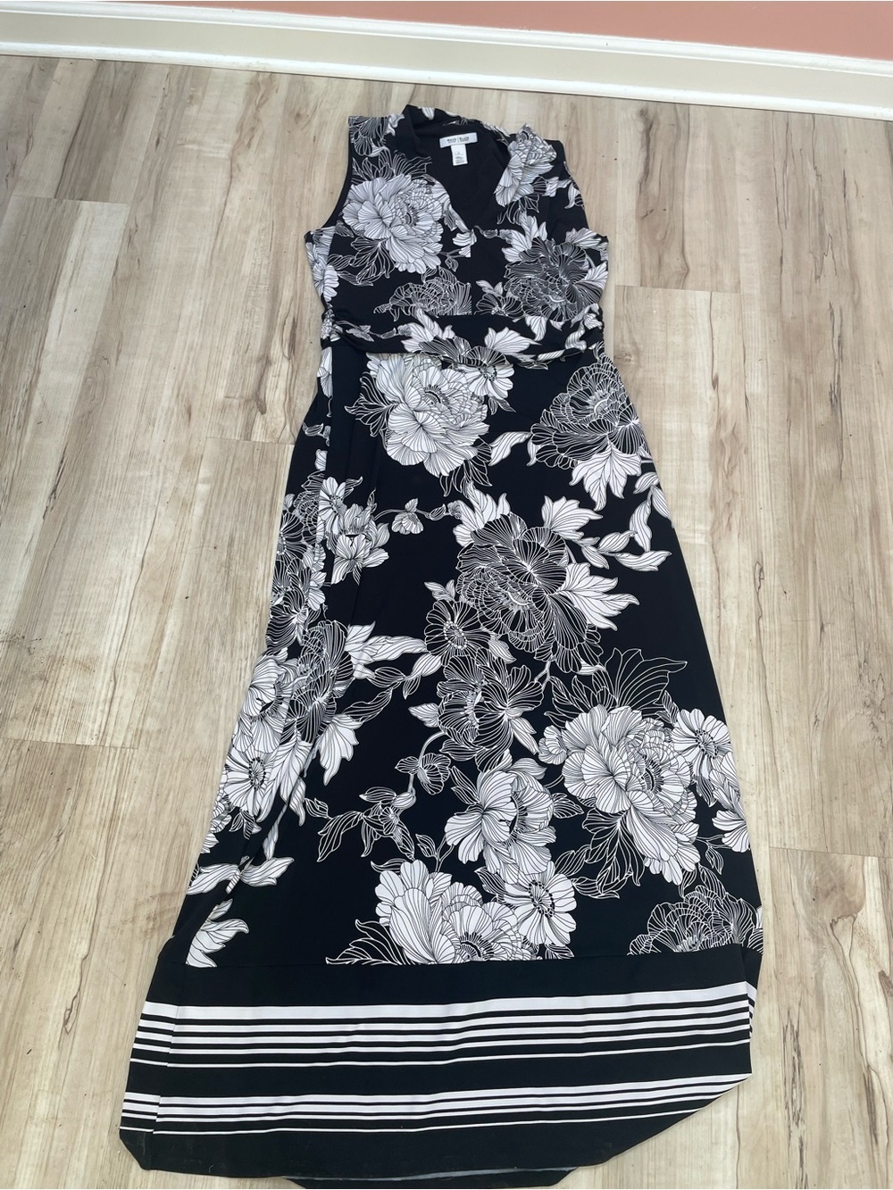 WHBM Black & White Floral Maxi Dress - Sleek Women's Summer Dress size large - Picture 3 of 3